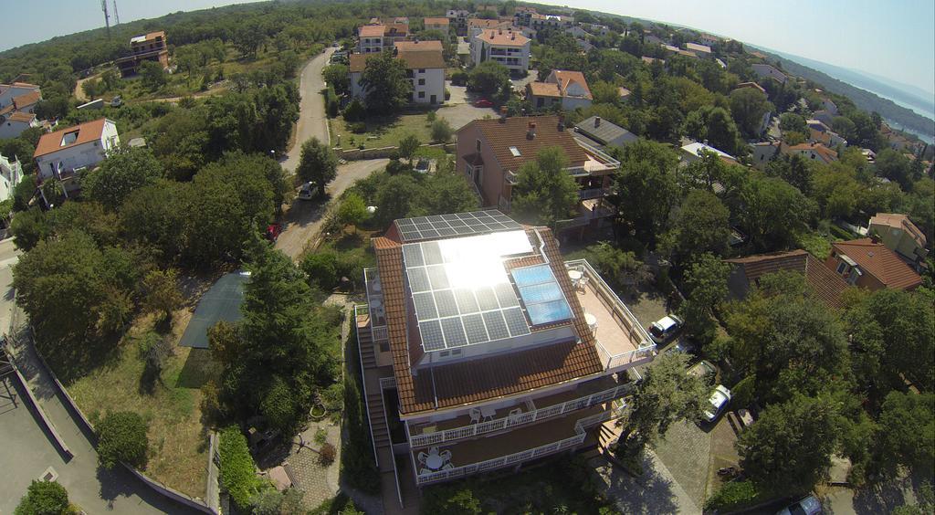 Apartments And Rooms Njivice Exterior foto
