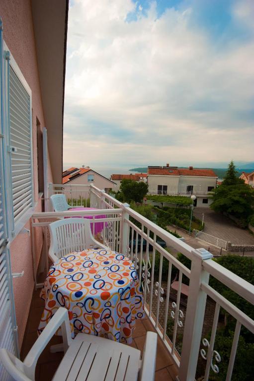 Apartments And Rooms Njivice Quarto foto