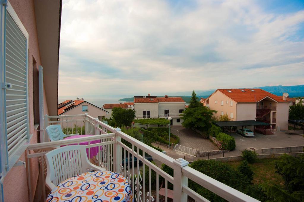 Apartments And Rooms Njivice Quarto foto