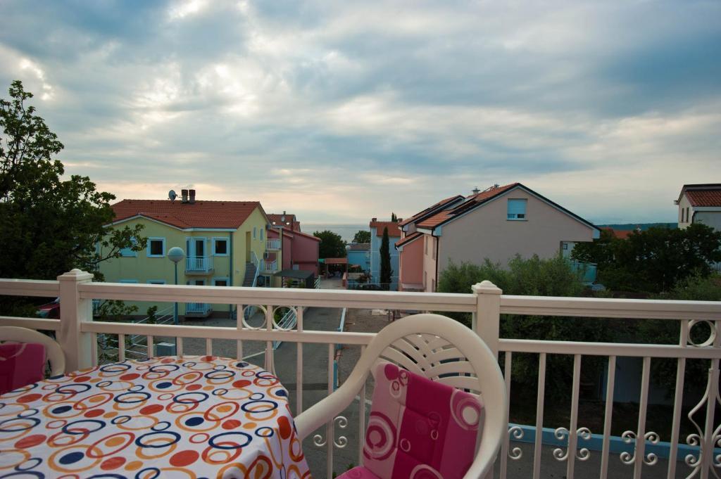 Apartments And Rooms Njivice Quarto foto